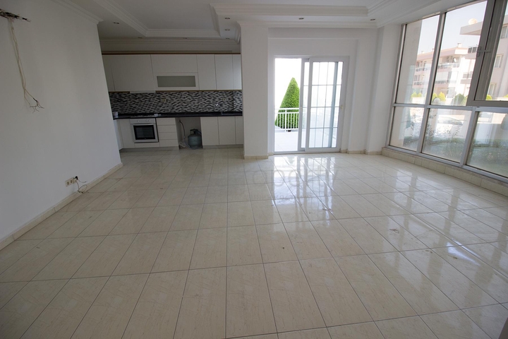 شقة فسيحة 3 + 1 بسعر مناسب في بيليك