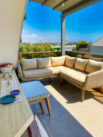 بنتهاوس 4 + 1 على مسافة قريبة من البحر في أنطاليا