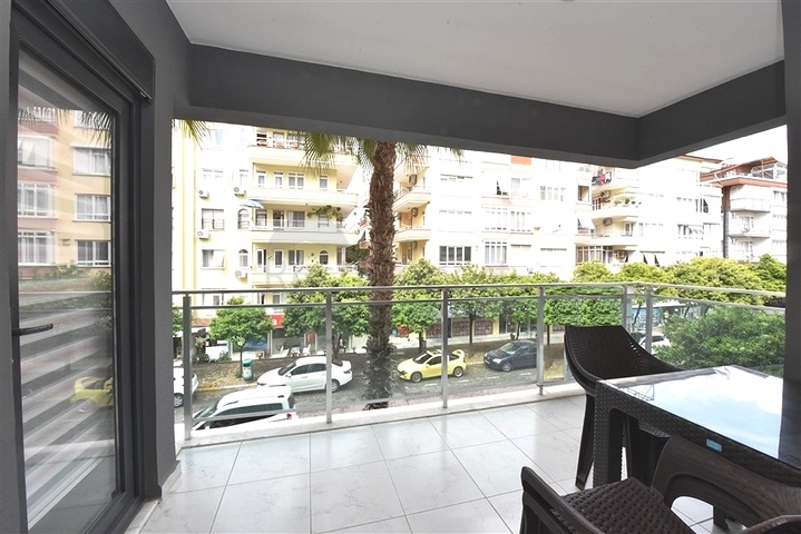 موقع مركزي مميز -شقة 2 غرفة وصالة -في مركز الانيا 