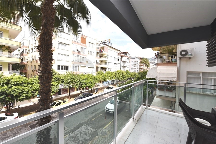 موقع مركزي مميز -شقة 2 غرفة وصالة -في مركز الانيا 