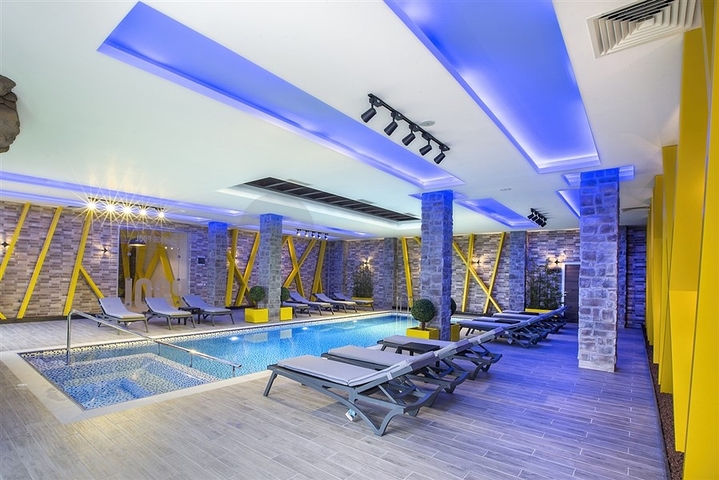 اطلالة بحر -شقة 1 غرفة وصالة -ضمن مجمع 5 نجوم -في افسلار / الانيا 