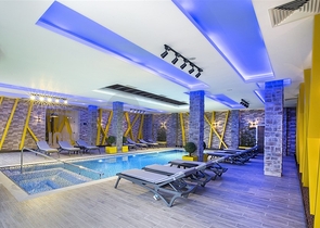 اطلالة بحر -شقة 1 غرفة وصالة -ضمن مجمع 5 نجوم -في افسلار / الانيا 