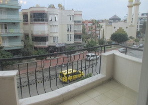 شقة ضمن منطقة مركزية - تصميم 2 غرفة وصالة -في اوبا / الانيا 