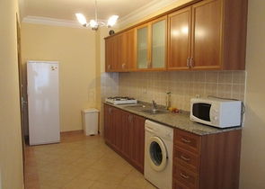 شقة ضمن منطقة مركزية - تصميم 2 غرفة وصالة -في اوبا / الانيا 