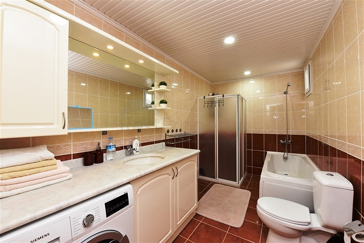 اطلالة بحر مباشرة - شقة عائلية 2 غرفة وصالة -ضمن مجمع - في مهموتلار / الانيا 