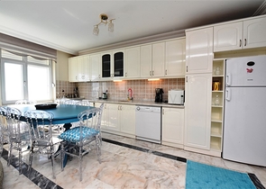 اطلالة بحر مباشرة - شقة عائلية 2 غرفة وصالة -ضمن مجمع - في مهموتلار / الانيا 