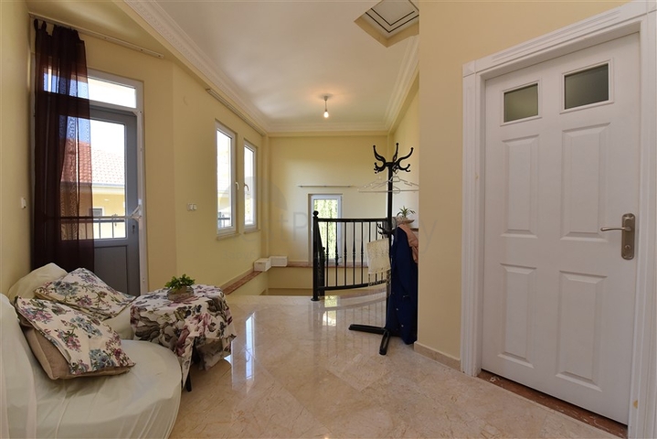 فيلا مستقلة - 3 غرف وصالة -ضمن مجمع يضم خدمات 5 نجوم -في كارجي جاك / الانيا 