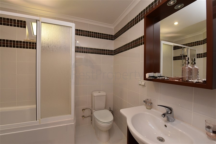 فيلا مستقلة - 3 غرف وصالة -ضمن مجمع يضم خدمات 5 نجوم -في كارجي جاك / الانيا 