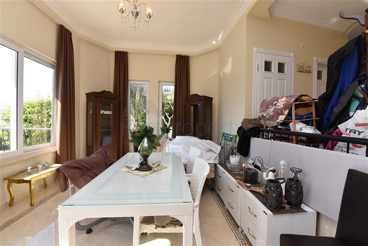 فيلا مستقلة - 3 غرف وصالة -ضمن مجمع يضم خدمات 5 نجوم -في كارجي جاك / الانيا 