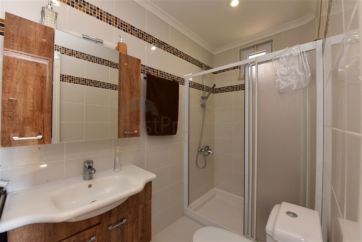 فيلا مستقلة - 3 غرف وصالة -ضمن مجمع يضم خدمات 5 نجوم -في كارجي جاك / الانيا 