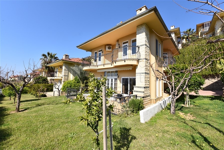 فيلا مستقلة - 3 غرف وصالة -ضمن مجمع يضم خدمات 5 نجوم -في كارجي جاك / الانيا 