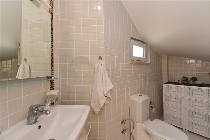 فيلا مستقلة - 3 غرف وصالة -ضمن مجمع يضم خدمات 5 نجوم -في كارجي جاك / الانيا 