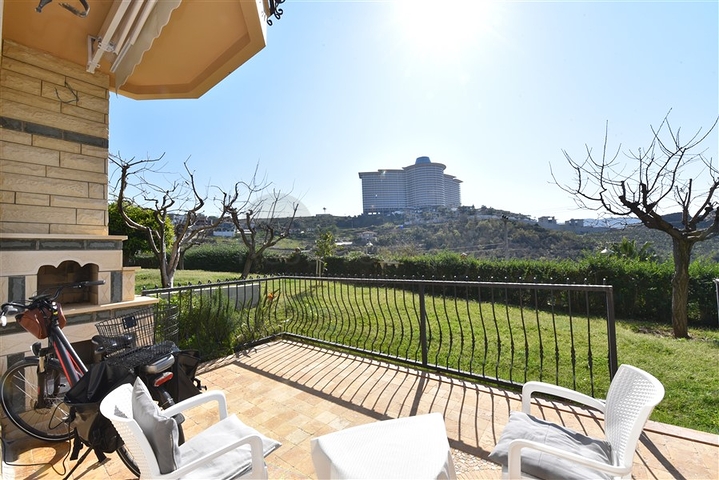 فيلا مستقلة - 3 غرف وصالة -ضمن مجمع يضم خدمات 5 نجوم -في كارجي جاك / الانيا 