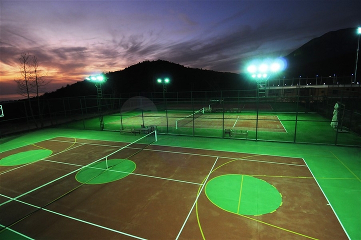 فيلا مستقلة - 3 غرف وصالة -ضمن مجمع يضم خدمات 5 نجوم -في كارجي جاك / الانيا 