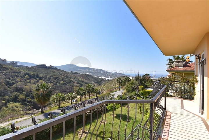 فيلا مستقلة - 3 غرف وصالة -ضمن مجمع يضم خدمات 5 نجوم -في كارجي جاك / الانيا 