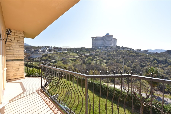 فيلا مستقلة - 3 غرف وصالة -ضمن مجمع يضم خدمات 5 نجوم -في كارجي جاك / الانيا 