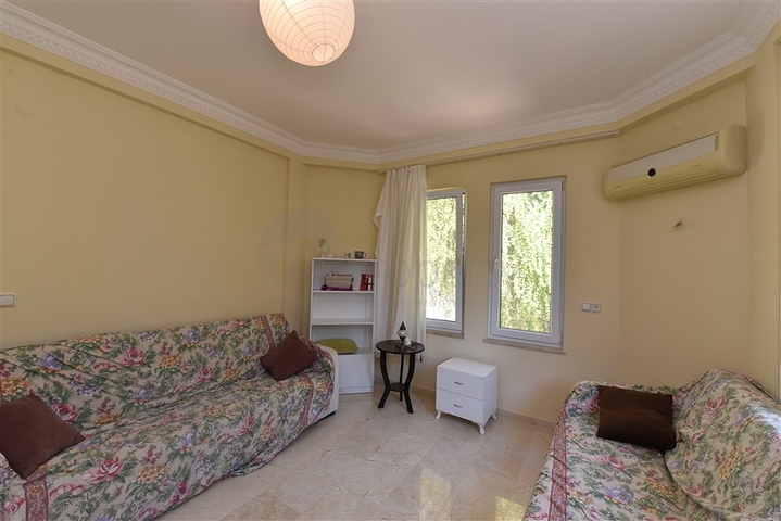 فيلا مستقلة - 3 غرف وصالة -ضمن مجمع يضم خدمات 5 نجوم -في كارجي جاك / الانيا 