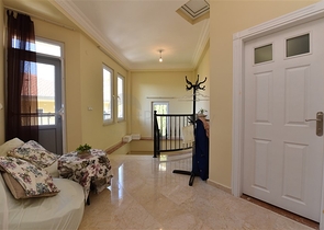 فيلا مستقلة - 3 غرف وصالة -ضمن مجمع يضم خدمات 5 نجوم -في كارجي جاك / الانيا 