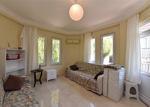 فيلا مستقلة - 3 غرف وصالة -ضمن مجمع يضم خدمات 5 نجوم -في كارجي جاك / الانيا 