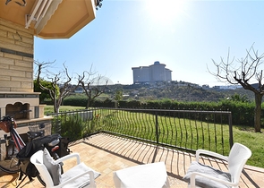 فيلا مستقلة - 3 غرف وصالة -ضمن مجمع يضم خدمات 5 نجوم -في كارجي جاك / الانيا 