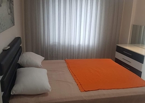 ضمن مجمع عائلي يضم كافة الخدمات -شقة 2 غرفة وصالة -في افسلار /الانيا 