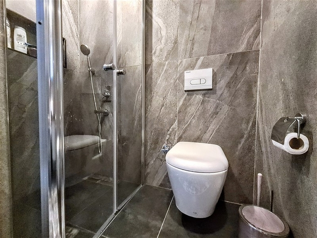 بجانب شاطئ كليوباترا -مجمع حديث - شقة غرفة وصالة -في مركز الانيا 