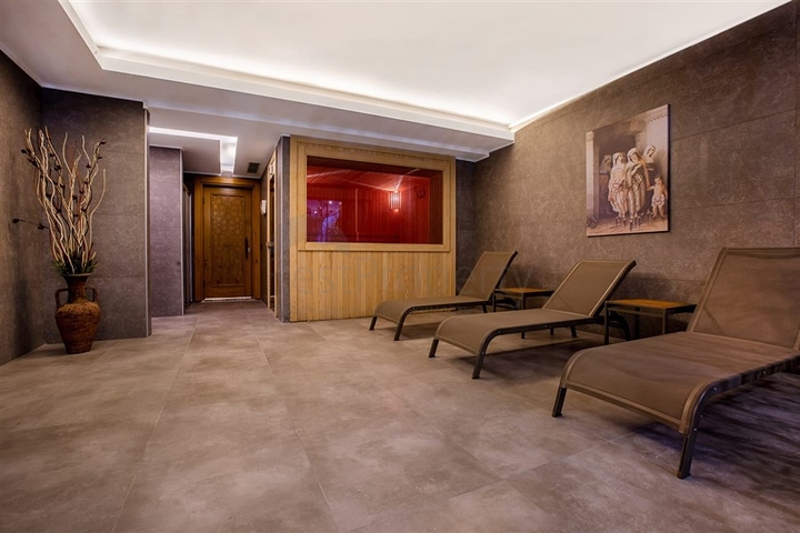 بجانب شاطئ كليوباترا -مجمع حديث - شقة غرفة وصالة -في مركز الانيا 