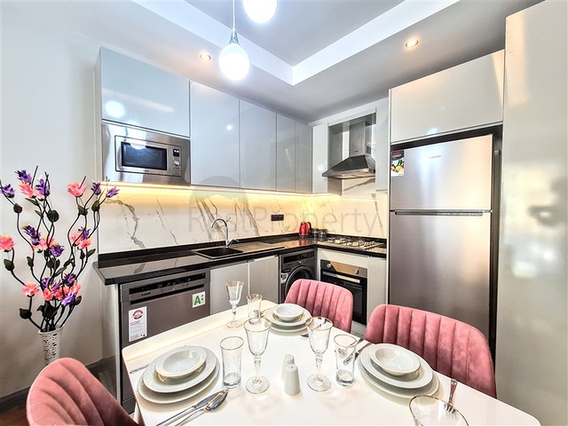 بجانب شاطئ كليوباترا -مجمع حديث - شقة غرفة وصالة -في مركز الانيا 