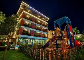 بجانب شاطئ كليوباترا -مجمع حديث - شقة غرفة وصالة -في مركز الانيا 