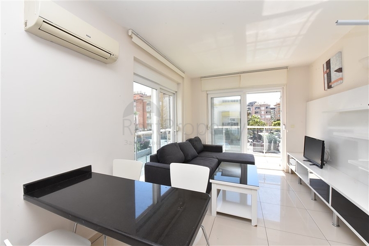 ضمن منطقة اوبا المركزية -شقة غرفة وصالة -مفروشة -في الانيا 