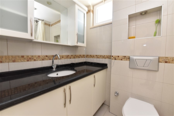 ضمن منطقة اوبا المركزية -شقة غرفة وصالة -مفروشة -في الانيا 