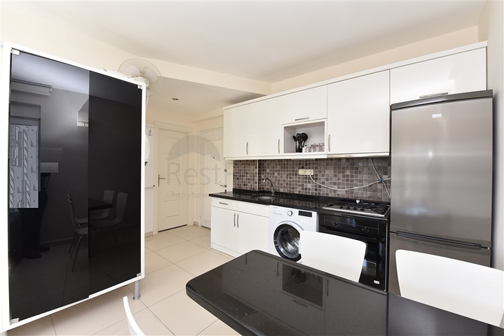 ضمن منطقة اوبا المركزية -شقة غرفة وصالة -مفروشة -في الانيا 