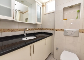 ضمن منطقة اوبا المركزية -شقة غرفة وصالة -مفروشة -في الانيا 