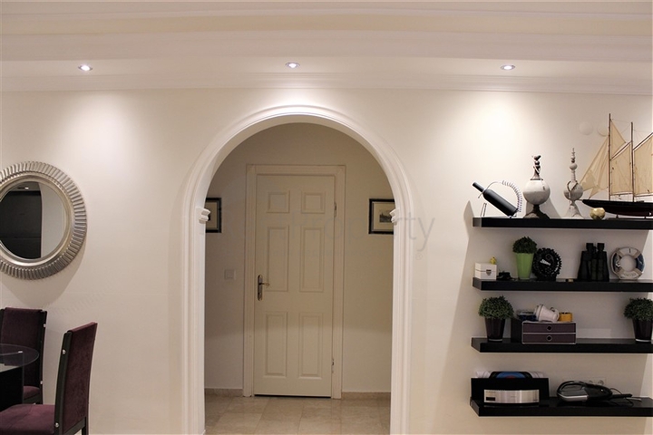 فيلا مستقلة - مسبح خاص -3 غرف وصالة مفروشة -في كارجي جاك / الانيا 