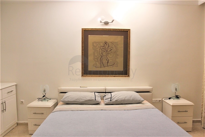 فيلا مستقلة - مسبح خاص -3 غرف وصالة مفروشة -في كارجي جاك / الانيا 