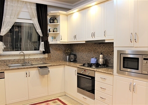 فيلا مستقلة - مسبح خاص -3 غرف وصالة مفروشة -في كارجي جاك / الانيا 