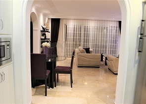 فيلا مستقلة - مسبح خاص -3 غرف وصالة مفروشة -في كارجي جاك / الانيا 