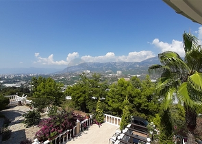 فيلا مستقلة - مسبح خاص -3 غرف وصالة مفروشة -في كارجي جاك / الانيا 