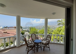 فيلا مستقلة - مسبح خاص -3 غرف وصالة مفروشة -في كارجي جاك / الانيا 