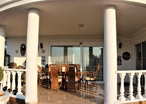 فيلا مستقلة - مسبح خاص -3 غرف وصالة مفروشة -في كارجي جاك / الانيا 