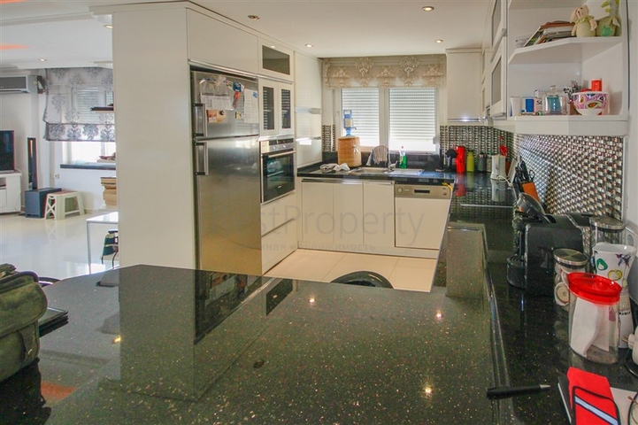 اطلالة بحر ساحرة -دوبلكس فاخرة -3 غرف وصالة -في مهموتلار / الانيا 