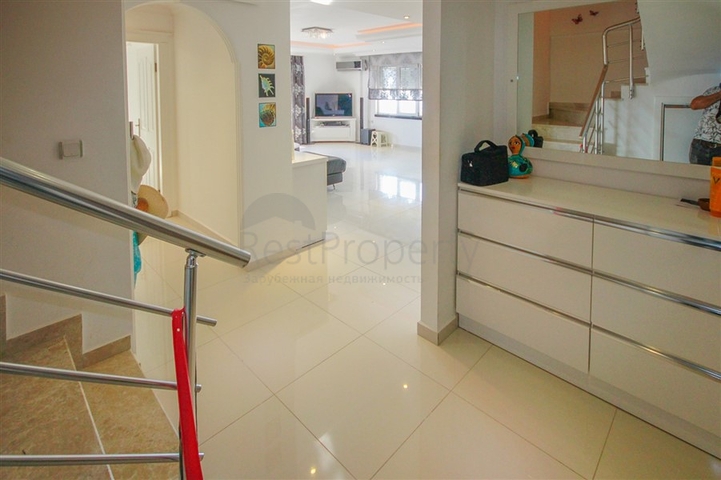 اطلالة بحر ساحرة -دوبلكس فاخرة -3 غرف وصالة -في مهموتلار / الانيا 