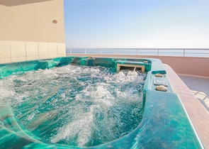 اطلالة بحر ساحرة -دوبلكس فاخرة -3 غرف وصالة -في مهموتلار / الانيا 