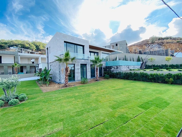 اطلالة بحر مميزة -فيلا فاخرة تصميم 1+5 - في بودروم 