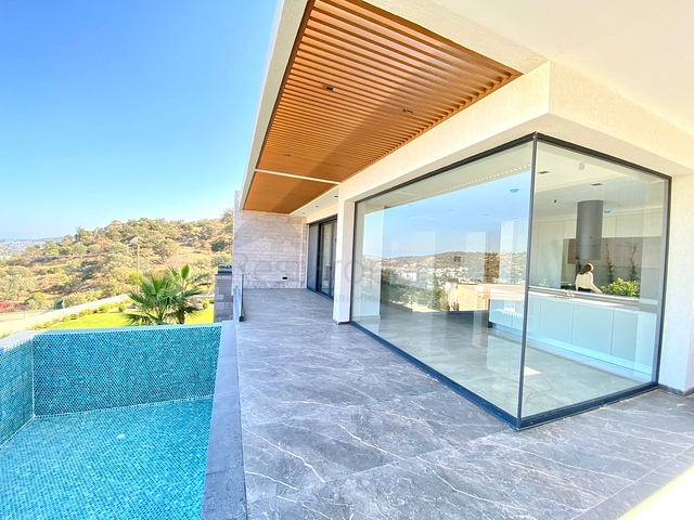 اطلالة بحر مميزة -فيلا فاخرة تصميم 1+5 - في بودروم 