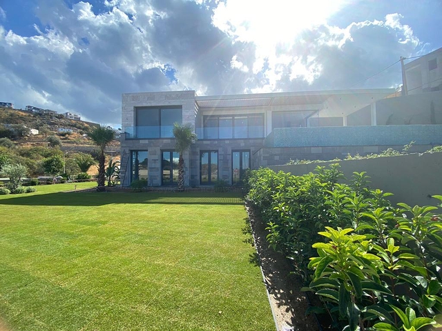 اطلالة بحر مميزة -فيلا فاخرة تصميم 1+5 - في بودروم 