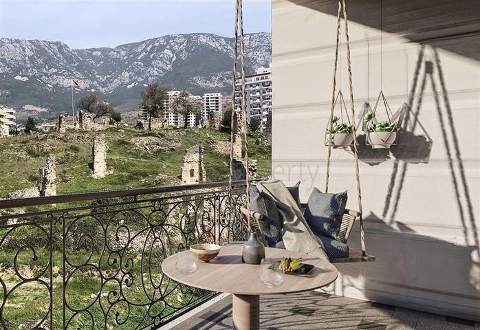 بالاقساط -شقق فاخرة قريبة من البحر - ضمن مجمع قيد الانشاء-في مهموتلار / الانيا 