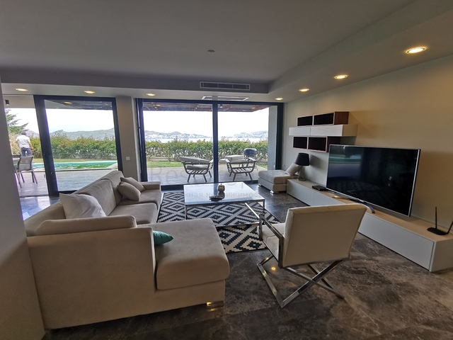 اطلالة بحرية -فيلا مميزة -تصميم 2+3 - في بودروم 