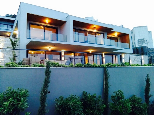 اطلالة بحرية -فيلا مميزة -تصميم 2+3 - في بودروم 