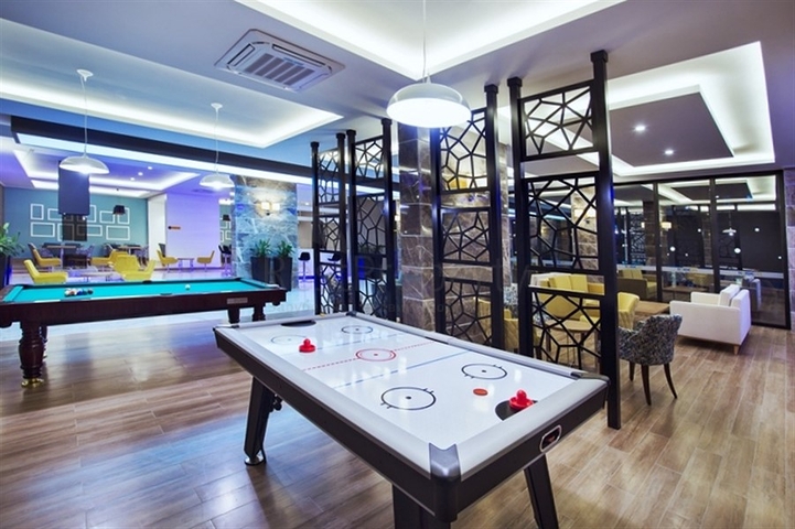 مجمع بخدمات 5 نجوم -شقة 2 غرفة وصالة - في توسمور / الانيا 